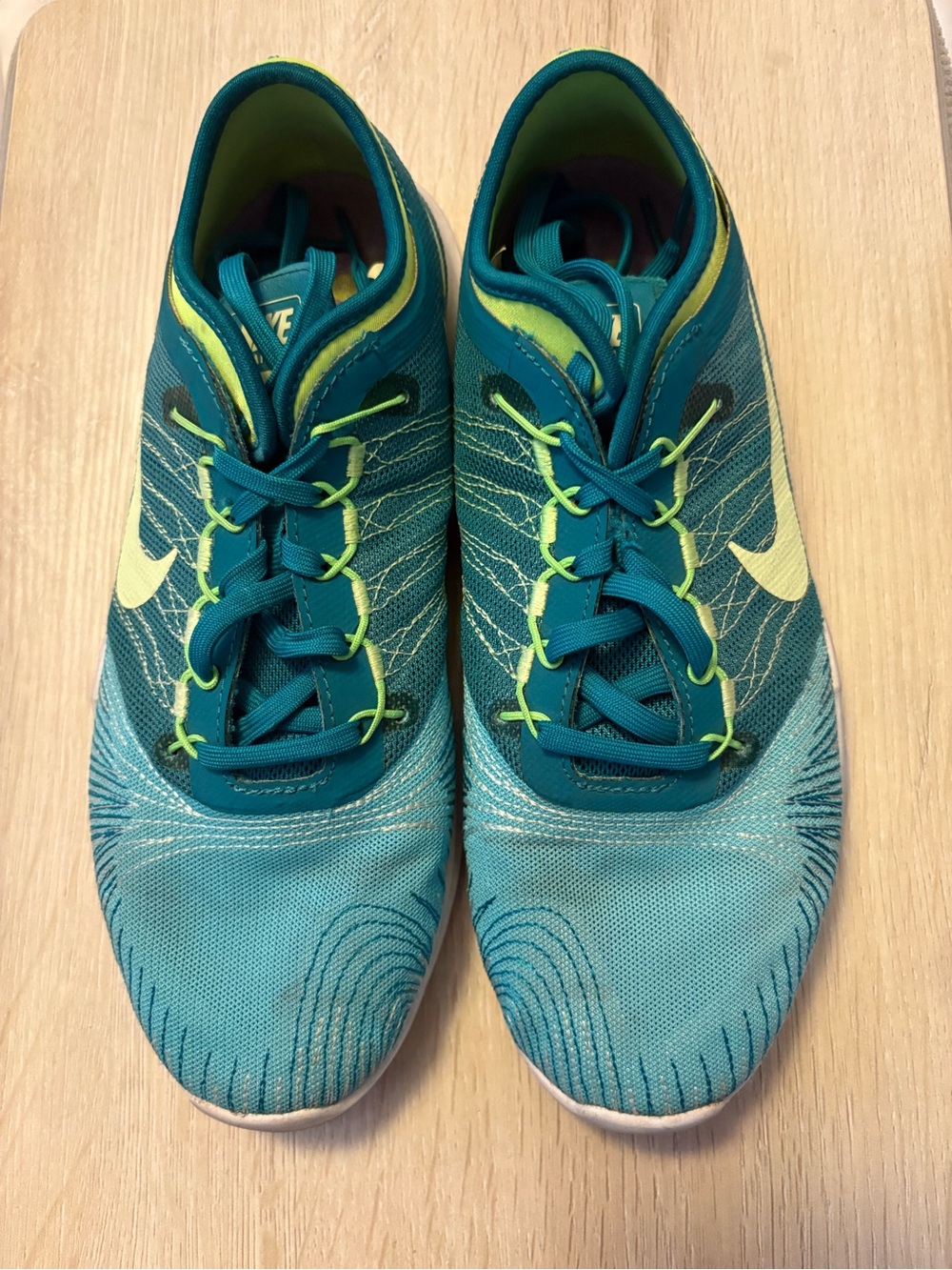 Nike Women Teal and Lime Athletic Running Shoes